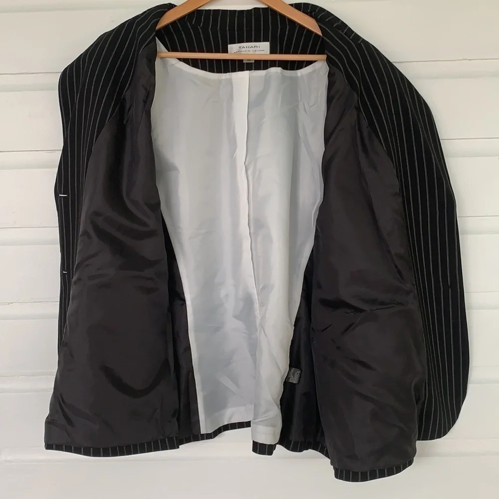 Tahari Arthur S. Levine | Pin Stripe Black Structured Lined 2 Button Jacket 24W